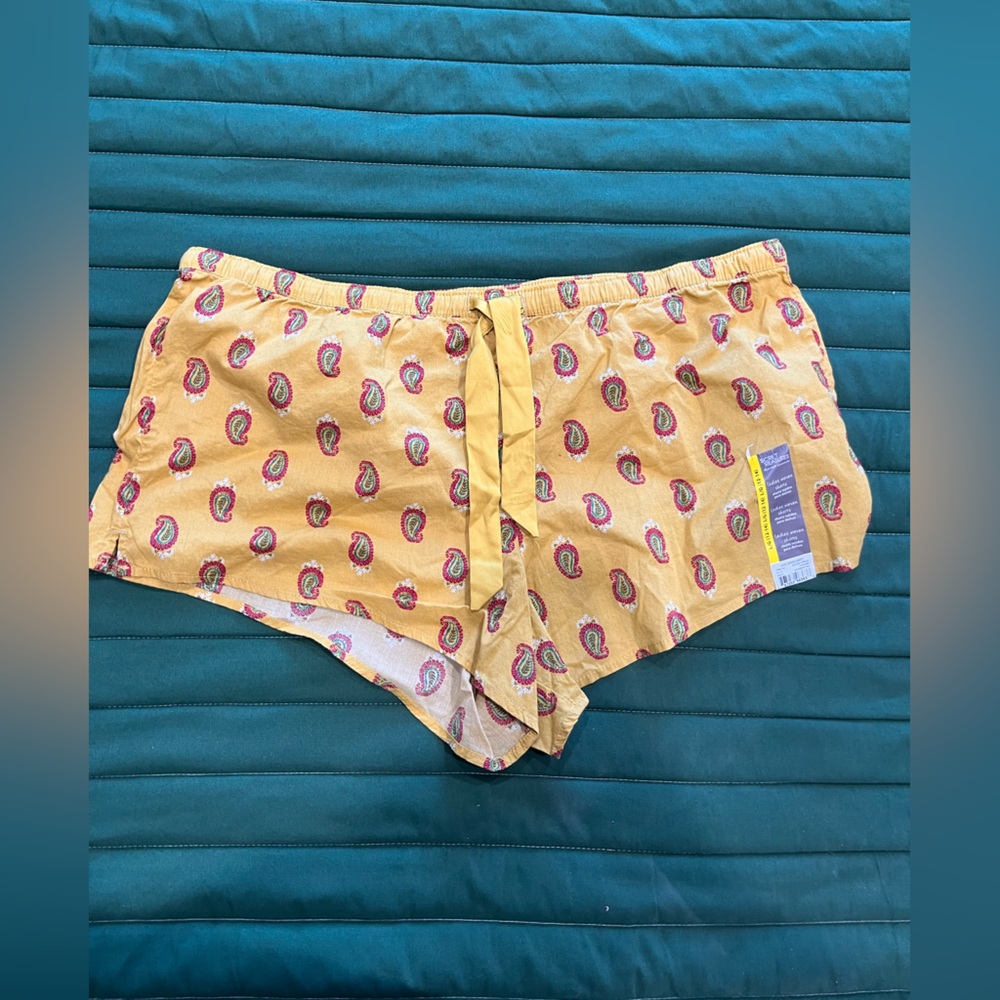 ⚫️Secret Treasures Yellow Patterned Pajama Shorts